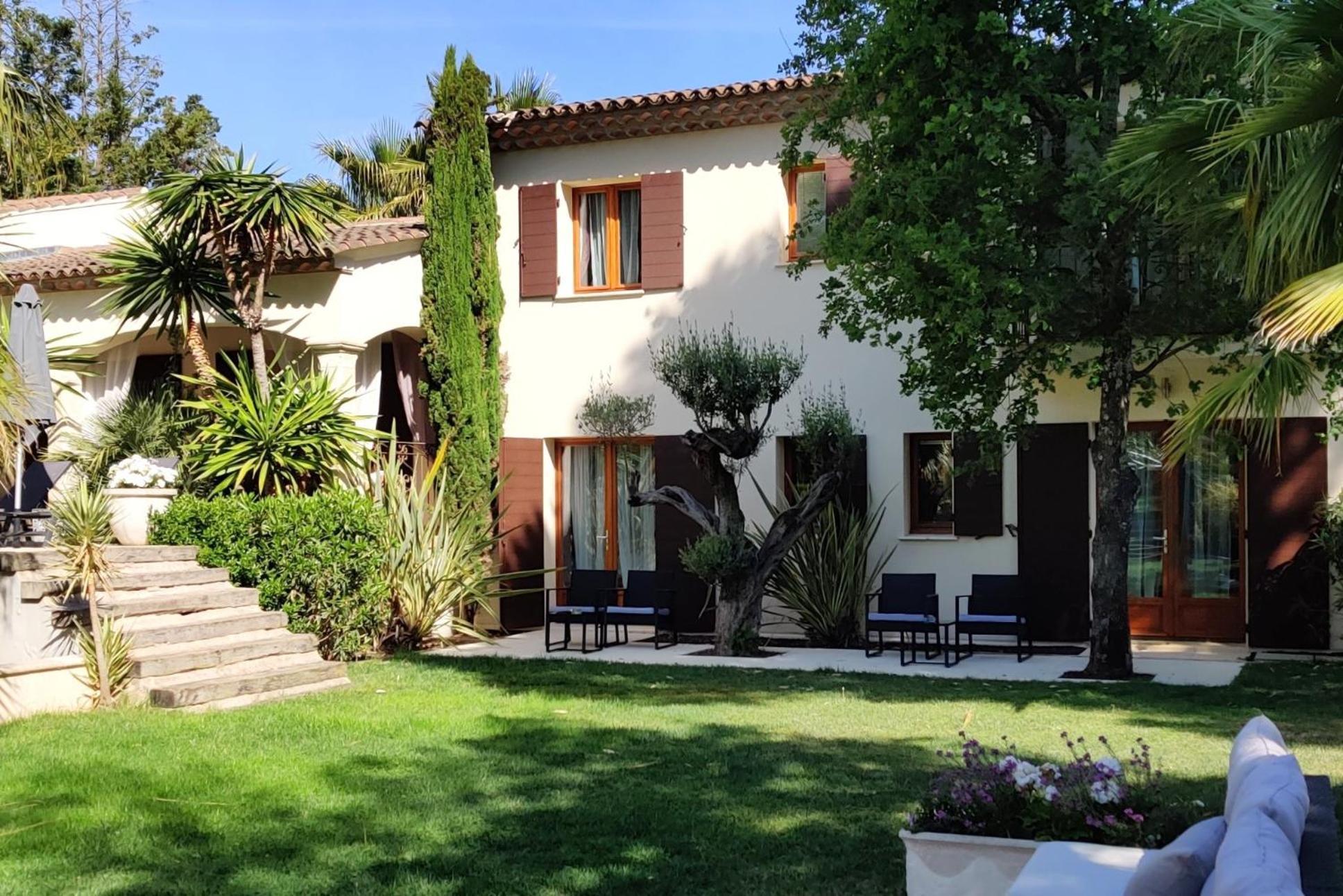 Maison Prestige Saint Tropez By Roberto Geissini Grimaud Room photo